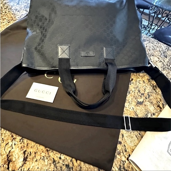 Gucci Handbags - Gucci ❤️ GG Canvas 2 Way tote bag~ Shoulder bag & Crossbody #257298.~Pre❤️Loved